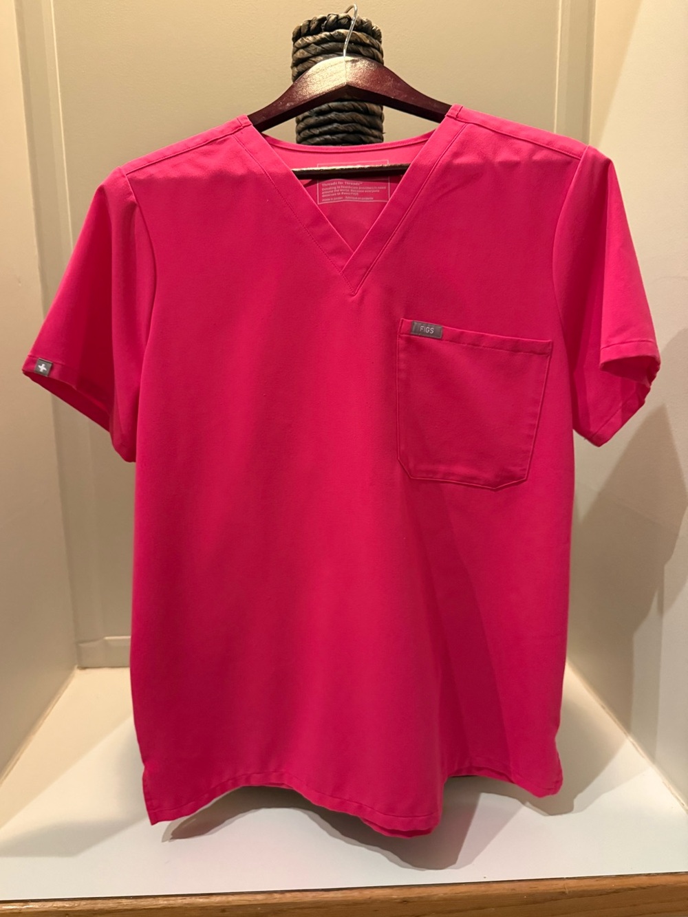 FIGS Catarina Scrub Top L Shocking Pink Like New